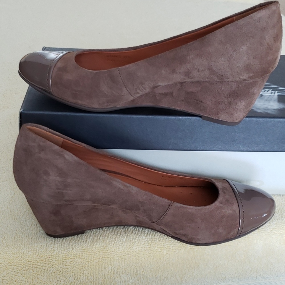 GEOX Respira 2.5" Wedge Tan Size 7.5 Suede
